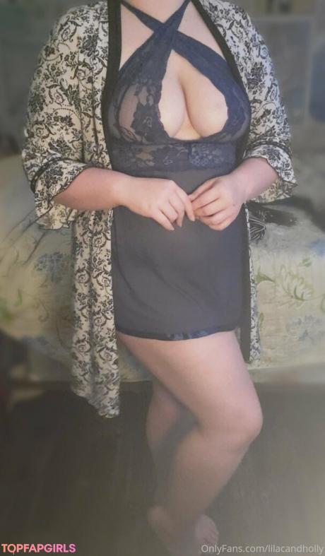 Lilacandholly nude leaked OnlyFans pic