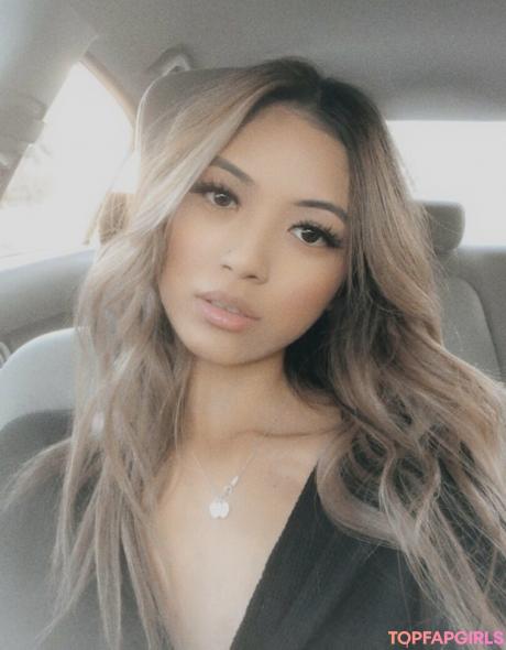 Crybabyiris nude leaked OnlyFans pic