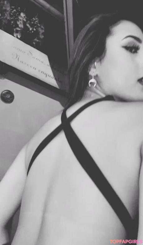 Laura nude leaked OnlyFans pic