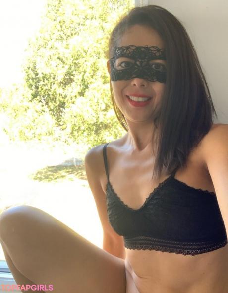 SweetMia_40 nude leaked OnlyFans pic