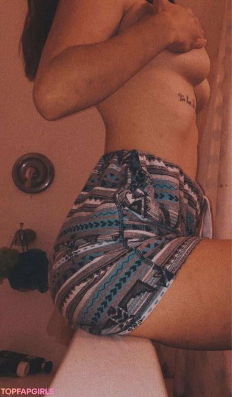Woahitsraven nude leaked OnlyFans pic
