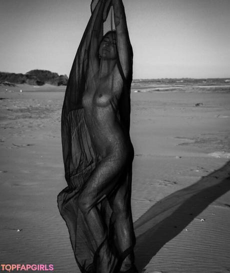 Poetiquegirl nude leaked OnlyFans pic