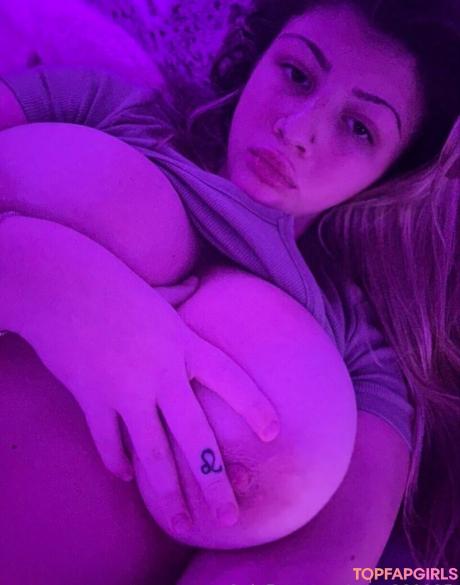 Annaabaldwin nude leaked OnlyFans pic