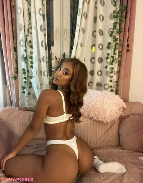 Llleasy nude leaked OnlyFans pic