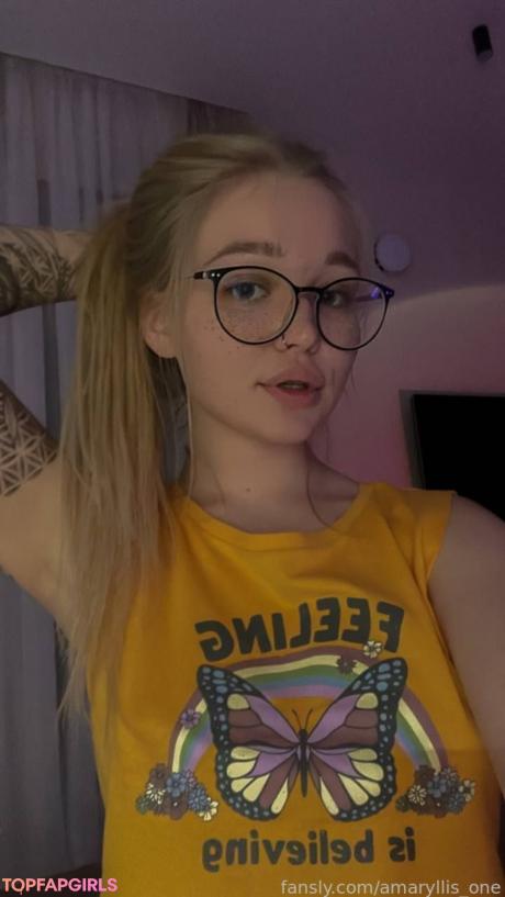 Nika nude leaked OnlyFans pic