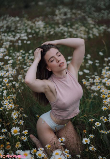 Peacelynn nude leaked OnlyFans pic