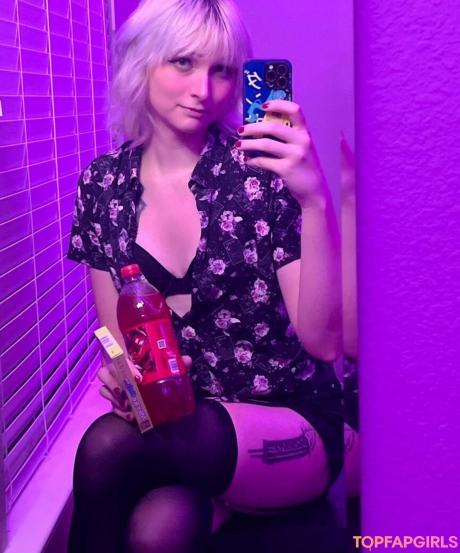RoseWaltzEX nude leaked OnlyFans pic