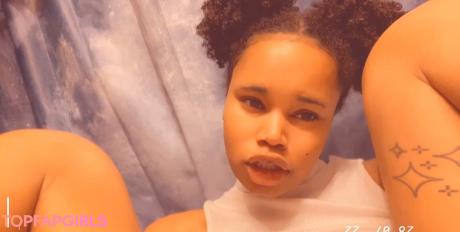 Cloudy nude leaked OnlyFans pic