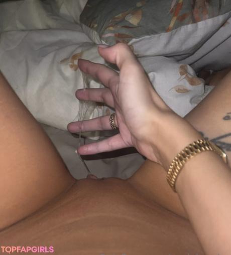 Xavia nude leaked OnlyFans pic