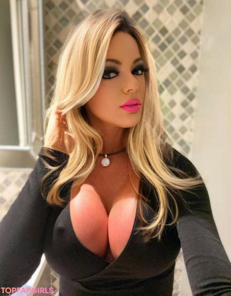 Chanel nude leaked OnlyFans pic