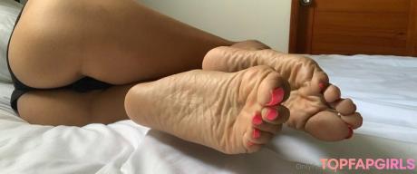 Queenyesseniasppv nude leaked OnlyFans pic