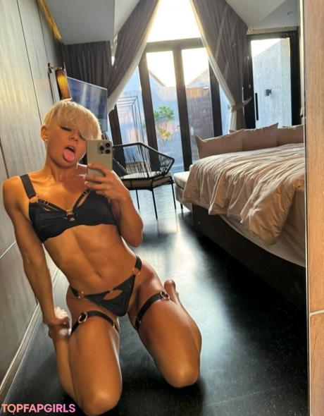 Sophie nude leaked OnlyFans pic