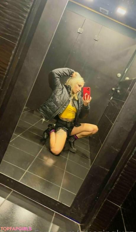 Amazingluzz nude leaked OnlyFans pic