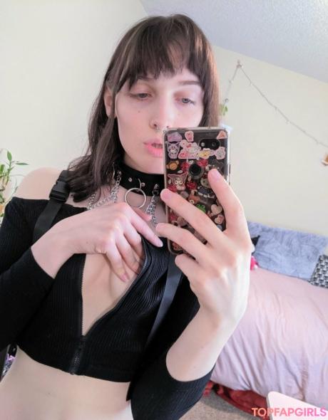 Lovebitelola nude leaked OnlyFans pic