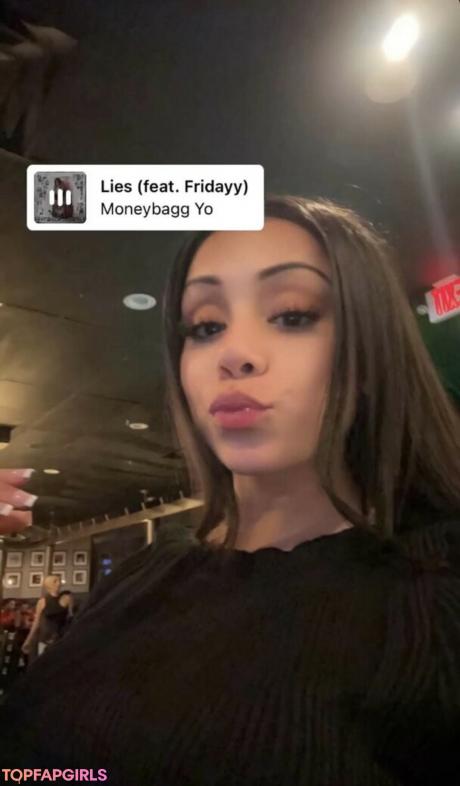 Badgalxaria nude leaked OnlyFans pic