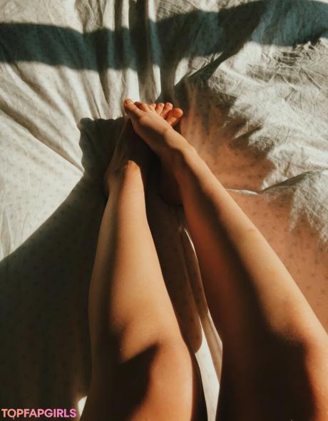 Ellbat nude leaked OnlyFans pic