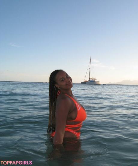 Nia nude leaked OnlyFans pic