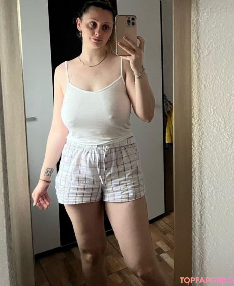 Elena nude leaked OnlyFans pic