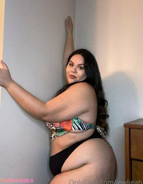 Jewlieah nude leaked OnlyFans pic