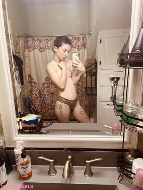 Alice nude leaked OnlyFans pic