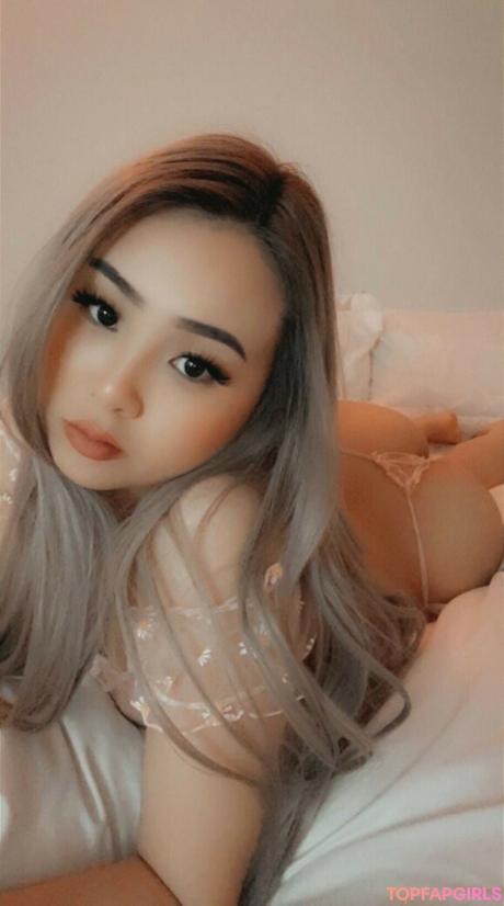 Peachyval nude leaked OnlyFans pic