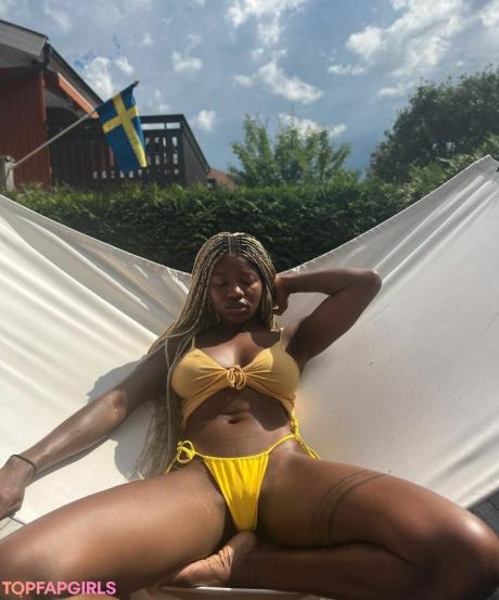 A.desuwa__ nude leaked OnlyFans pic
