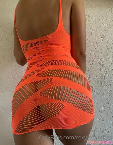 Roxy.petitefree nude leaked OnlyFans pic