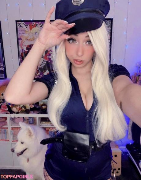HowToMia nude leaked OnlyFans pic