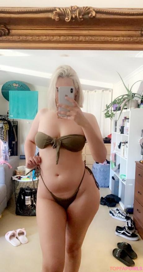 Seshemetka nude leaked OnlyFans pic