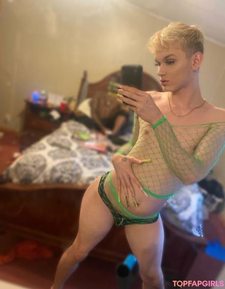 Deyluvty nude leaked OnlyFans pic