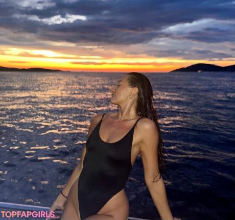 Lottie nude leaked OnlyFans pic