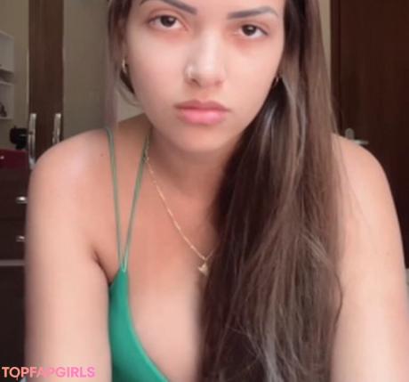 Larinha nude leaked OnlyFans pic