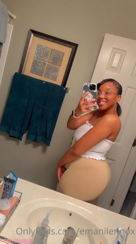Emanilennox nude leaked OnlyFans pic