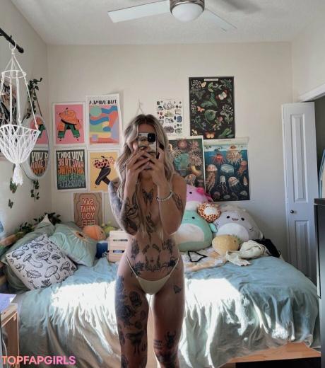 Bugurl nude leaked OnlyFans pic