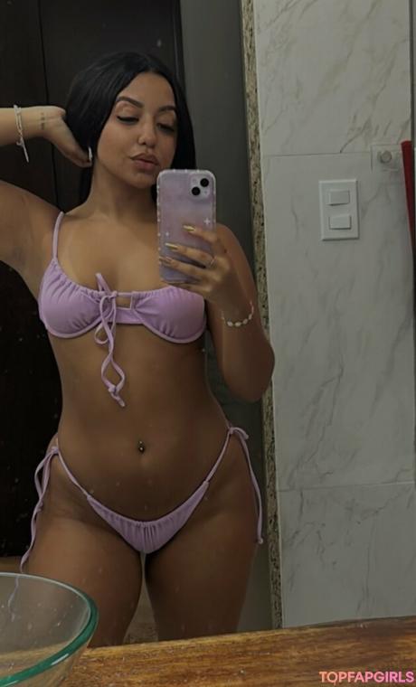 Karinna nude leaked OnlyFans pic
