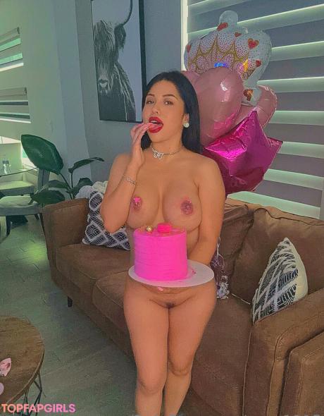 Vee_1113 nude leaked OnlyFans pic