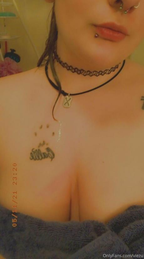Viezu nude leaked OnlyFans pic