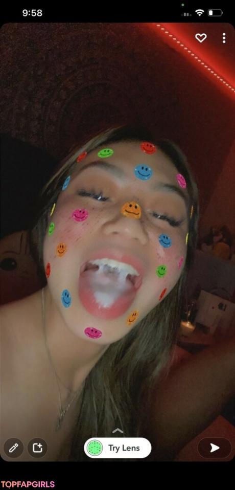 Kimvuongg nude leaked OnlyFans pic