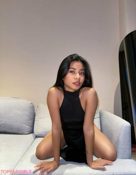 Petiteasianchaya nude leaked OnlyFans pic