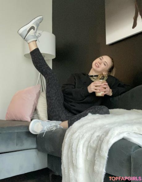 Becca_aviatrix nude leaked OnlyFans pic