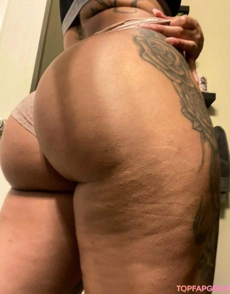 The nude leaked OnlyFans pic
