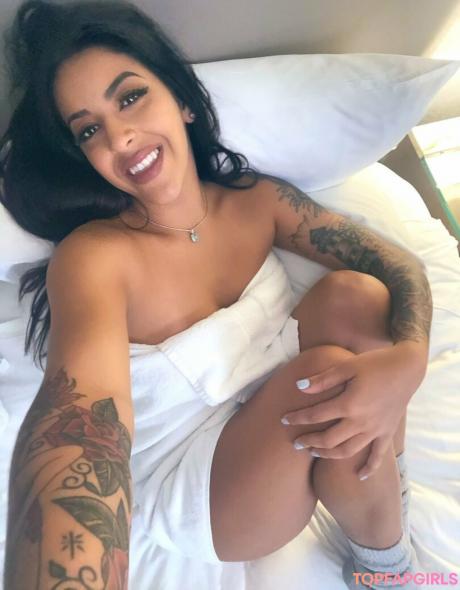 Mia nude leaked OnlyFans pic