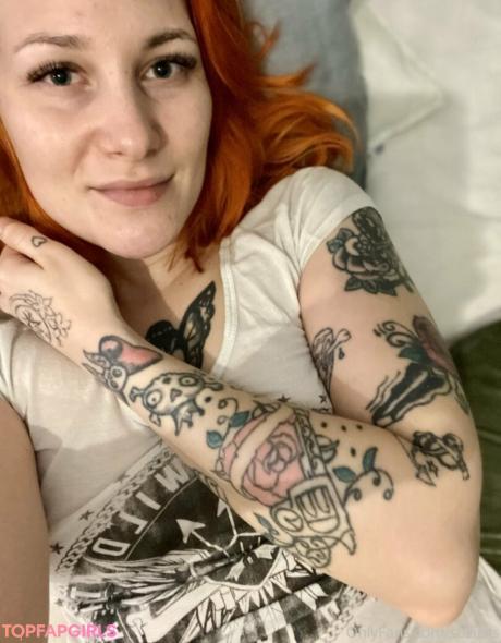 Suzieks nude leaked OnlyFans pic
