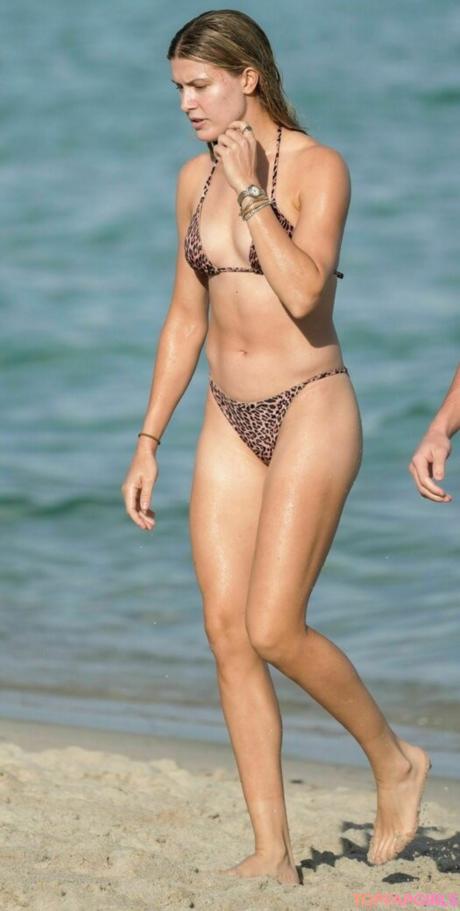 Eugenie nude leaked OnlyFans pic