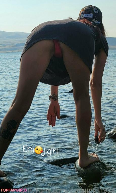 Emojigirl1984 nude leaked OnlyFans pic