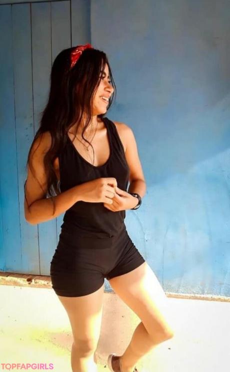 Samira nude leaked OnlyFans pic