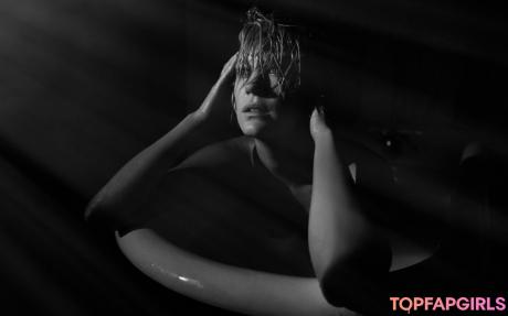Lauren nude leaked OnlyFans pic