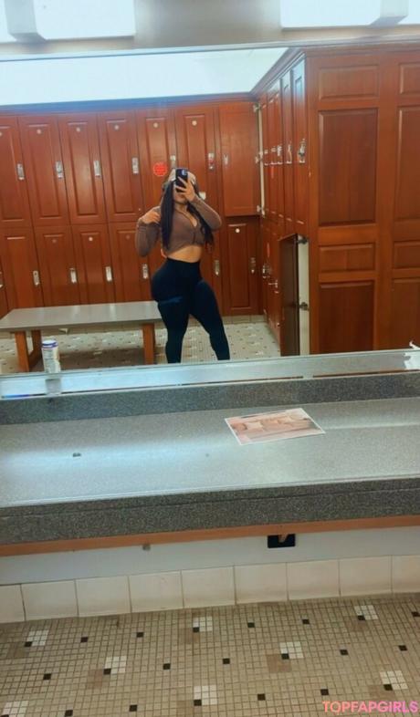 Safiyaswrld nude leaked OnlyFans pic