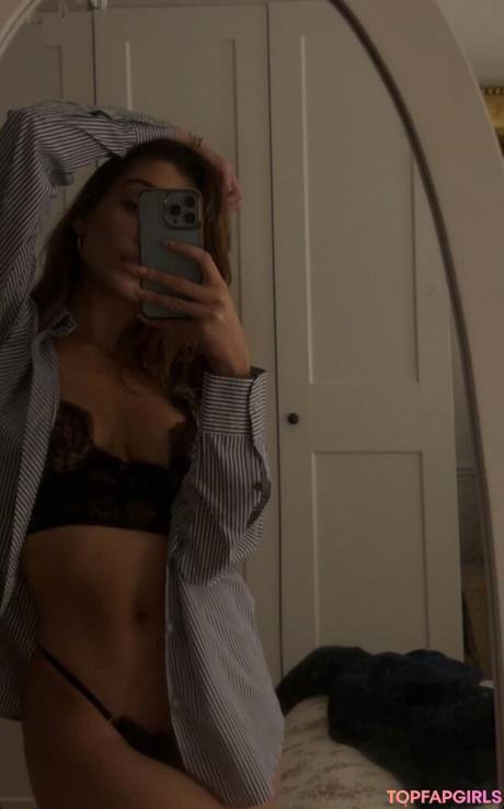 Leyla nude leaked OnlyFans pic
