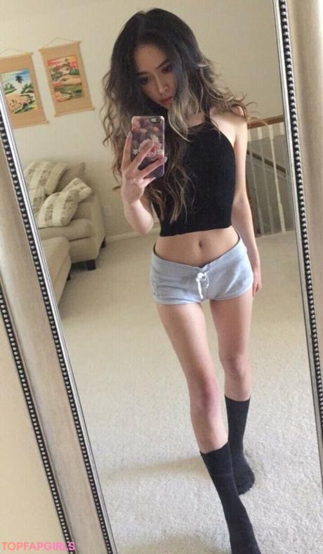 Basedlilv nude leaked OnlyFans pic